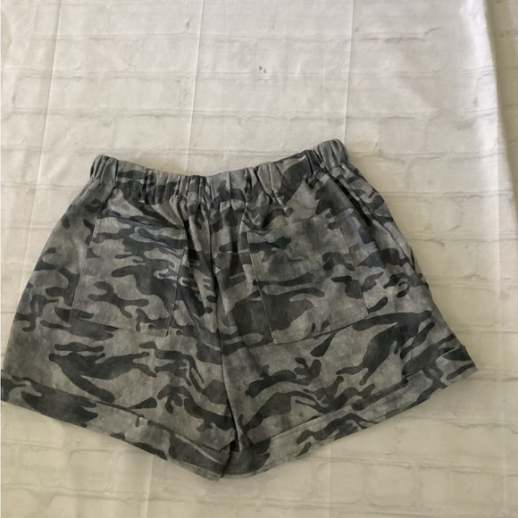 Gray Camouflage Cargo Shorts - Picture 3 of 3